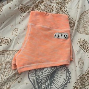 Creamsicle size M EUC